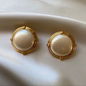 Vtg Monet gold tone and faux pearl post earrings